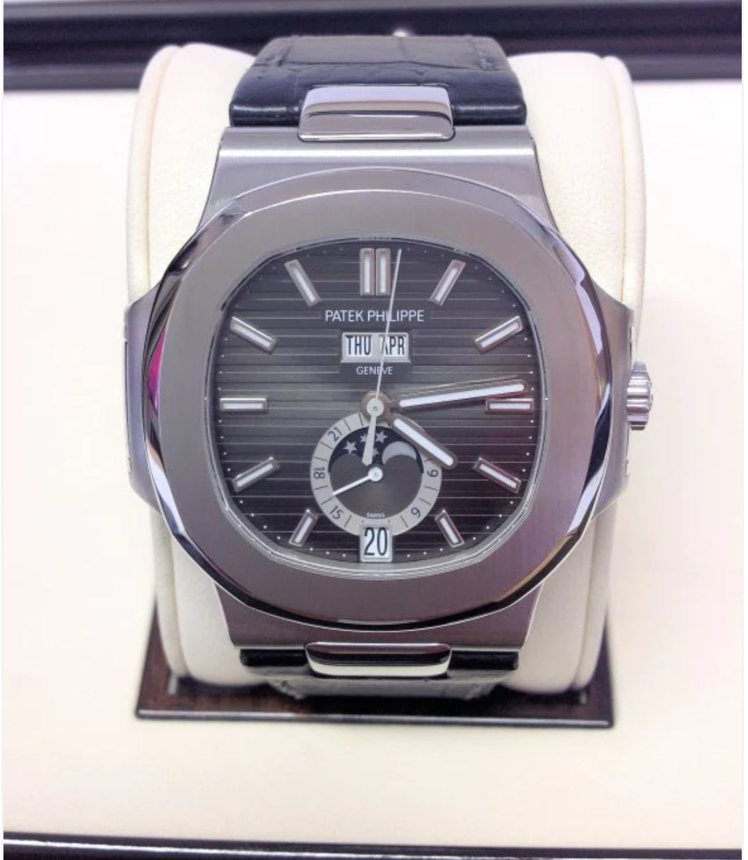 PATEK NAUTILUS GREY DIAL