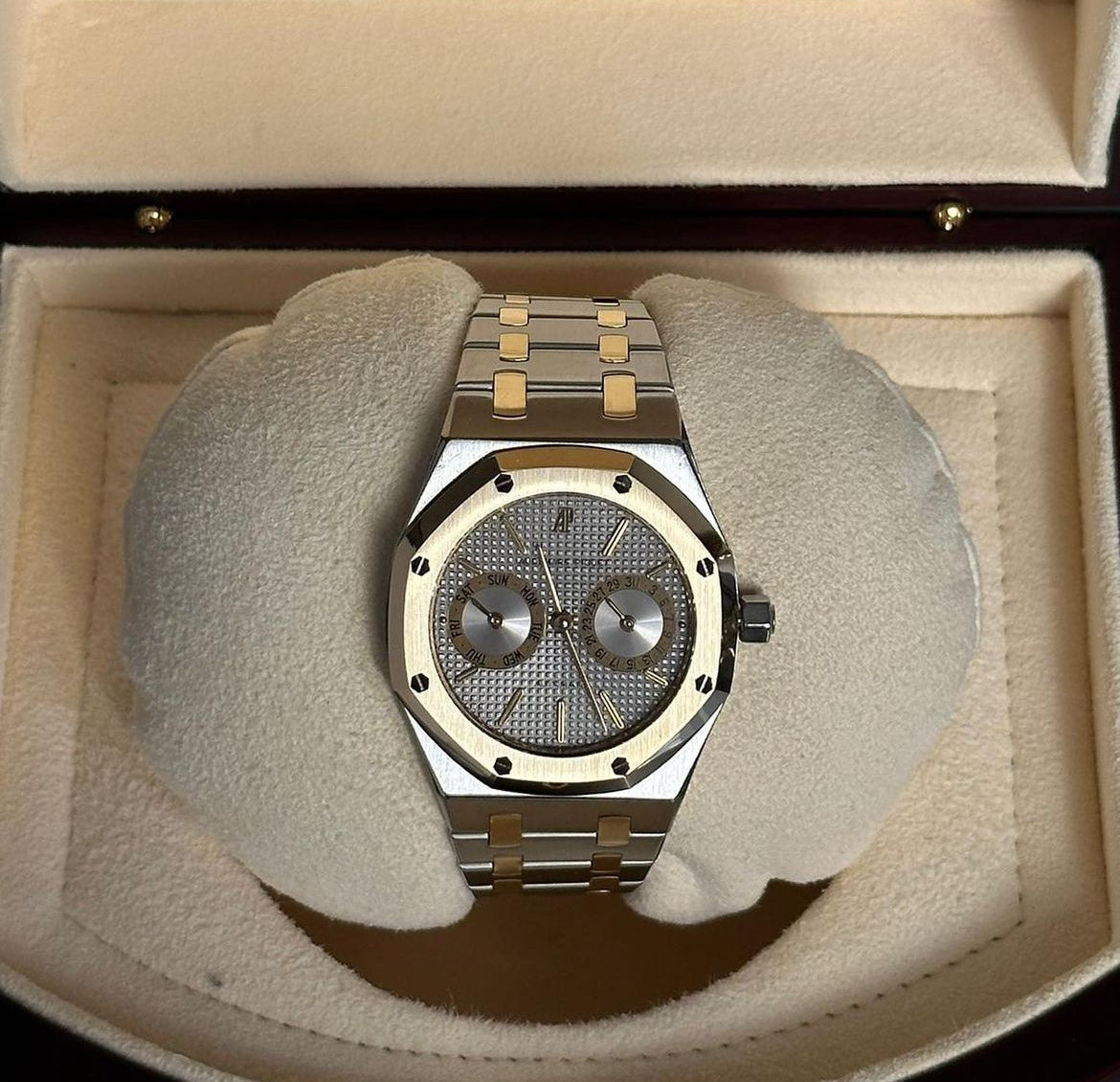 AP ROYAL OAK BICOLOR