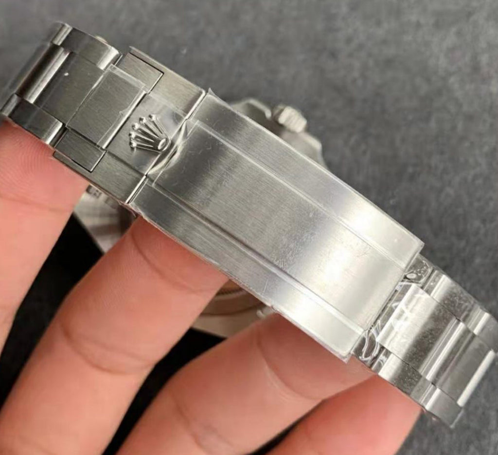 SUBMARINER DATE “HULK”