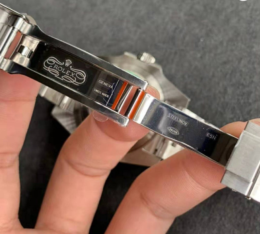 SUBMARINER DATE “HULK”