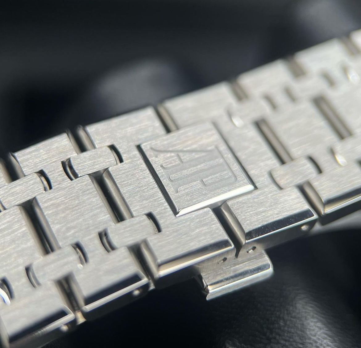 AP ROYAL OAK NIGHT BLACK